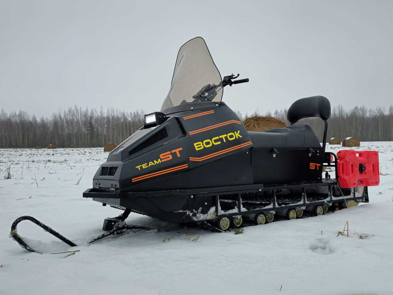 Снегоход Восток с двигателем Lifan